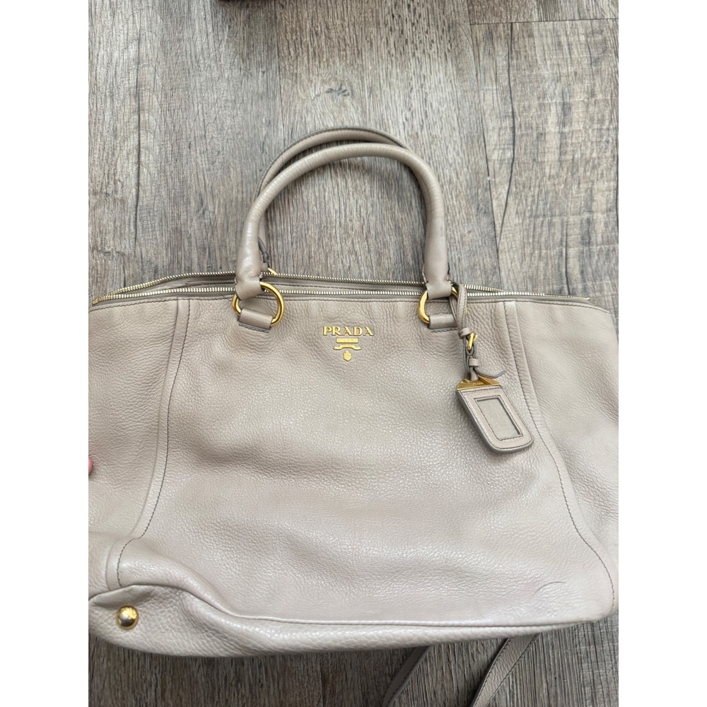 100% AuthenticPrada Vitello Phenix Argilla Grey  Leather Tote Bag Gold Hardware - Picture 2 of 5
